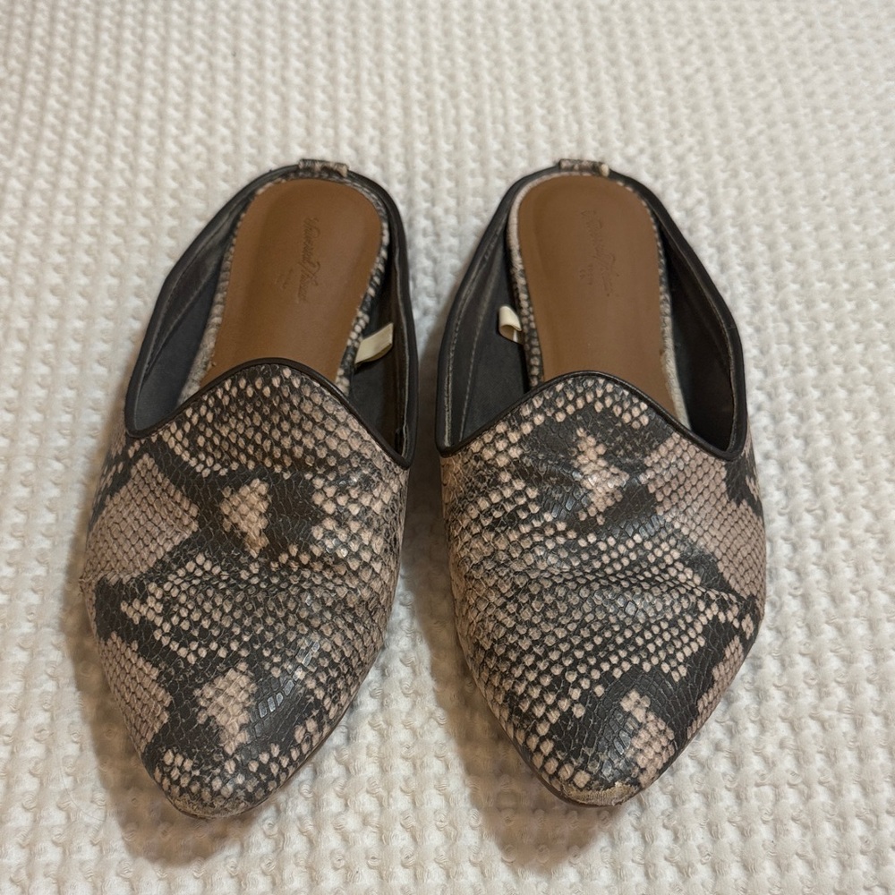 Universal Thread Snakeskin Mules